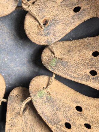 Heer , Stahlhelm Modell 1942 , Originallack, 66er Glockengrösse. Das Innenfutter wurde mal gewechselt und erscheint für den Helm ein wenig zu klein