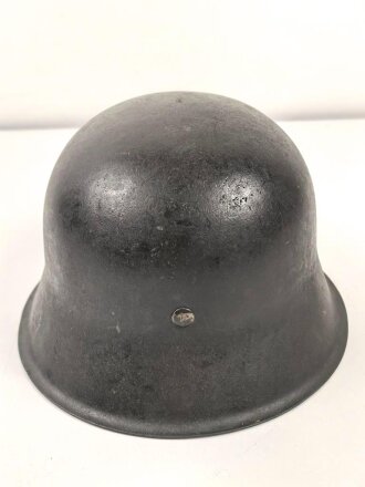 Heer , Stahlhelm Modell 1942 , Originallack, 66er Glockengrösse. Das Innenfutter wurde mal gewechselt und erscheint für den Helm ein wenig zu klein