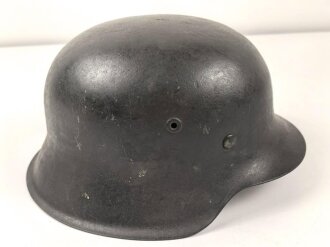 Heer , Stahlhelm Modell 1942 , Originallack, 66er Glockengrösse. Das Innenfutter wurde mal gewechselt und erscheint für den Helm ein wenig zu klein