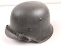Heer , Stahlhelm Modell 1942 , Originallack, hkp66. Das Innenfutter wurde mal gewechselt und ist für den Helm  zu klein, Kinnriemen original