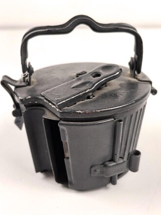 Gurttrommel 34 Wehrmacht , Hersteller hqu43, überlackiertes Stück ?