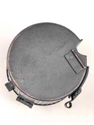 Gurttrommel 34 Wehrmacht , Hersteller hqu43, überlackiertes Stück ?
