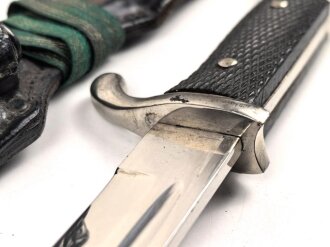 Extraseitengewehr KS98 für einen Unteroffizier des Heeres. Guter Zustand, im Lacklederkoppelschuh mit Seitengewehrtroddel