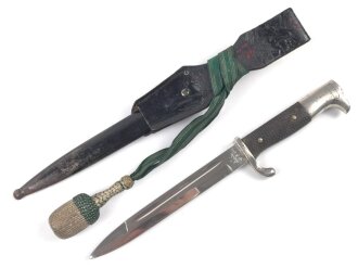 Extraseitengewehr KS98 für einen Unteroffizier des Heeres. Guter Zustand, im Lacklederkoppelschuh mit Seitengewehrtroddel