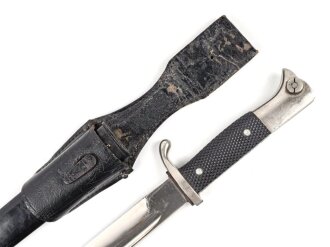 Extraseitengewehr KS98 Wehrmacht. Guter Gesamtzustand, saubere Klinge von Claas Solingen. Im Lacklederkoppelschuh, dieser auf einer Seite leicht ausgerissen