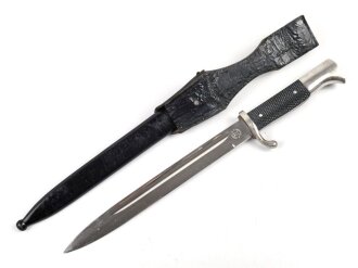Extraseitengewehr KS98 Wehrmacht. Guter Gesamtzustand, saubere Klinge von Claas Solingen. Im Lacklederkoppelschuh, dieser auf einer Seite leicht ausgerissen