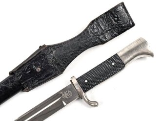 Extraseitengewehr KS98 Wehrmacht. Guter Gesamtzustand, saubere Klinge von Claas Solingen. Im Lacklederkoppelschuh, dieser auf einer Seite leicht ausgerissen