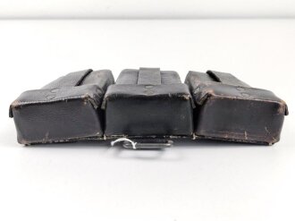 Patronentasche zum K98 Wehrmacht ( für 6 Ladestreifen) Getragenes Stück mit Reichsbetriebsnummer