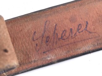 Koppelriemen für Mannschaften der Wehrmacht. Mehrfach zurückgesetzt, extrem lange Verstelllasche . Gesamtlänge 102cm