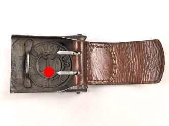 Heer, Koppelschloss für Mannschaften . Eisen lackiert, an Lederzunge von Dransfeld  Menden 1940, getragenes Stück