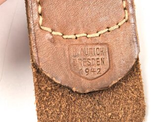 Luftwaffe, Koppelschloss für Mannschaften . Eisen lackiert, an Lederzunge von Aurich Dresden 1942,  ungetragen