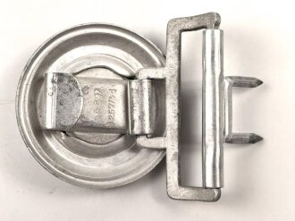 Polizei III.Reich, Aluminiumschloss für eine Feldbinde für Führer.  Guter Zustand, die Kanten und das Hakenkreuz poliert