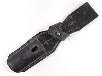 Koppelschuh zum Seitengewehr M84/98 zum k98 der Wehrmacht. Getragenes Stück mit RF Nummer