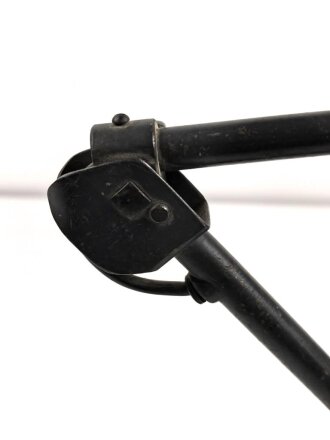 "Midgard" Lampe für Funkwagen der Wehrmacht. Luftwaffenblauer Originallack, Funktion nicht geprüft, mit der seltenen Halterung