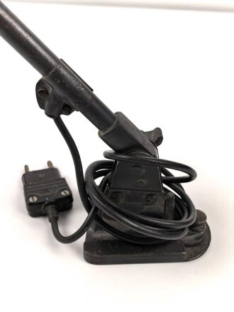 "Midgard" Lampe für Funkwagen der Wehrmacht. Luftwaffenblauer Originallack, Funktion nicht geprüft, mit der seltenen Halterung