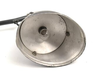 "Midgard" Lampe für Funkwagen der Wehrmacht. Luftwaffenblauer Originallack, Funktion nicht geprüft, mit der seltenen Halterung