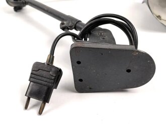 "Midgard" Lampe für Funkwagen der Wehrmacht. Luftwaffenblauer Originallack, Funktion nicht geprüft, mit der seltenen Halterung