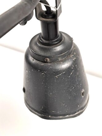 "Midgard" Lampe für Funkwagen der Wehrmacht. Luftwaffenblauer Originallack, Funktion nicht geprüft, mit der seltenen Halterung