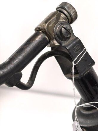 "Midgard" Lampe für Funkwagen der Wehrmacht. Luftwaffenblauer Originallack, Funktion nicht geprüft, mit der seltenen Halterung