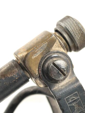 "Midgard" Lampe für Funkwagen der Wehrmacht. Luftwaffenblauer Originallack, Funktion nicht geprüft, mit der seltenen Halterung