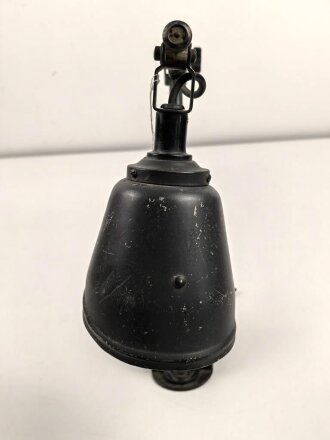 "Midgard" Lampe für Funkwagen der Wehrmacht. Luftwaffenblauer Originallack, Funktion nicht geprüft, mit der seltenen Halterung