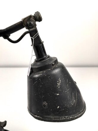 "Midgard" Lampe für Funkwagen der Wehrmacht. Luftwaffenblauer Originallack, Funktion nicht geprüft, mit der seltenen Halterung
