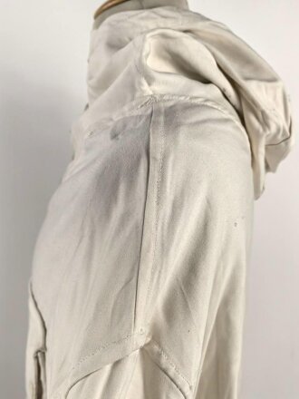 Luftwaffe, Wintertarnjacke mit Hose, so in der Notausrüstung von Flugzeugen geführt. Ungetragenes Set, keinerlei Stempelung, der Adler direkt ausgestickt, habe ich so noch nie gesehen.