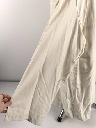 Luftwaffe, Wintertarnjacke mit Hose, so in der Notausrüstung von Flugzeugen geführt. Ungetragenes Set, keinerlei Stempelung, der Adler direkt ausgestickt, habe ich so noch nie gesehen.