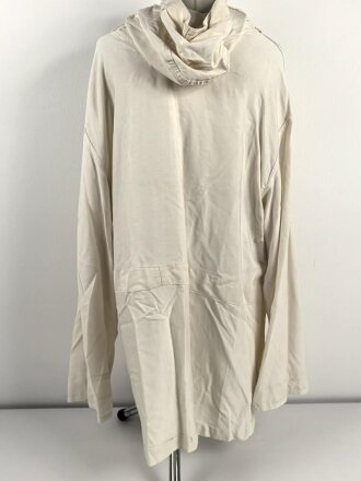 Luftwaffe, Wintertarnjacke mit Hose, so in der Notausrüstung von Flugzeugen geführt. Ungetragenes Set, keinerlei Stempelung, der Adler direkt ausgestickt, habe ich so noch nie gesehen.