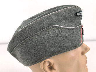 Heer, Schiffchen für einen Offizier der Panzerjäger. Ungetragenes Stück, der Soutachewinkel und die Litze direkt während des Herstellungsprozess vernäht. Kopfgröße gemessen 57