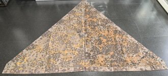 Waffen SS , Zeltbahn "Platane "Tarn, getragenes Stück mit Nummern "1" und "5" Hersteller "Warei Berlin"