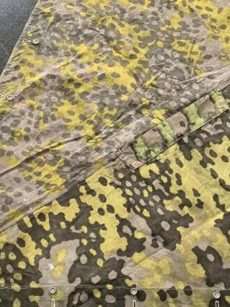 Waffen SS , Zeltbahn "Platane "Tarn, getragenes Stück mit Nummern "1" und "5" Hersteller "Warei Berlin"