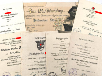 Satz Verleihungsurkunden für einen Panzergrenadier.