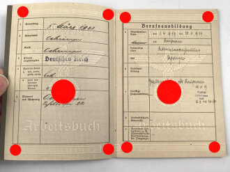 Mitglieds Ausweis Hitlerjugendeines Angehörigen aus Öhringen. Dazu weitere Ausweise und Fotos