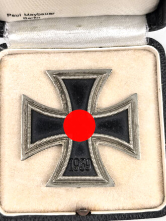 Eisernes Kreuz 1. Klasse 1939 im Etui. Hersteller Paul Meybauer Berlin. das Kreuz mit voller schwärzung in gutem Zustand