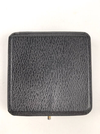 Eisernes Kreuz 1. Klasse 1939 im Etui. Hersteller Paul Meybauer Berlin. das Kreuz mit voller schwärzung in gutem Zustand