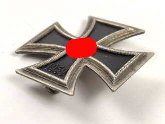 Eisernes Kreuz 1. Klasse 1939 im Etui. Hersteller Paul Meybauer Berlin. das Kreuz mit voller schwärzung in gutem Zustand