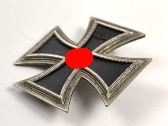 Eisernes Kreuz 1. Klasse 1939 im Etui. Hersteller Paul Meybauer Berlin. das Kreuz mit voller schwärzung in gutem Zustand