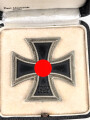 Eisernes Kreuz 1. Klasse 1939 im Etui. Hersteller Paul Meybauer Berlin. das Kreuz mit voller schwärzung in gutem Zustand