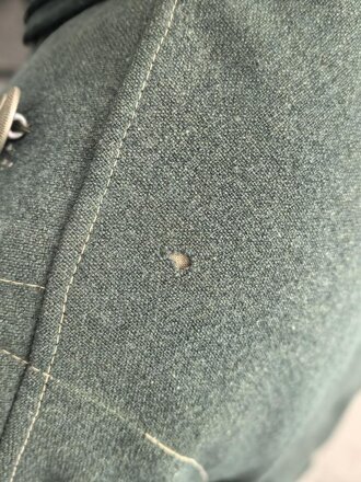 Heer, Feldbluse für Mannschaften Modell 1936. Stark getragenes Kammerstück, die Effekten neuzeitlich ergänzt