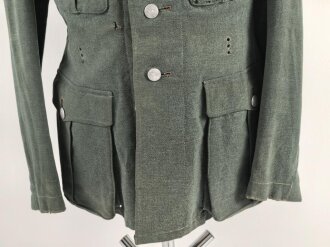 Heer, Feldbluse für Mannschaften Modell 1936. Stark getragenes Kammerstück, die Effekten neuzeitlich ergänzt