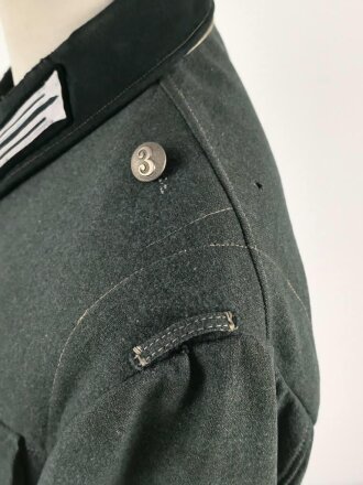 Heer, Feldbluse für Mannschaften Modell 1936. Stark getragenes Kammerstück, die Effekten neuzeitlich ergänzt