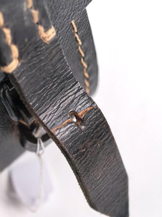 Tasche aus Ersatzmaterial für eine Stationsuhr / Funkraumuhr der Wehrmacht. Neuwertiger Zustand, datiert 1942
