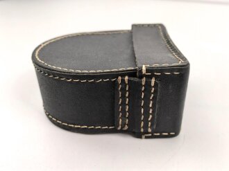 Tasche aus Ersatzmaterial für eine Stationsuhr / Funkraumuhr der Wehrmacht. Neuwertiger Zustand, datiert 1942