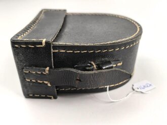Tasche aus Ersatzmaterial für eine Stationsuhr / Funkraumuhr der Wehrmacht. Neuwertiger Zustand, datiert 1942