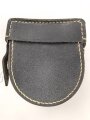 Tasche aus Ersatzmaterial für eine Stationsuhr / Funkraumuhr der Wehrmacht. Neuwertiger Zustand, datiert 1942