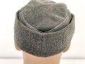 Heer, Feldmütze Modell 1943 für Offiziere. Französische Fertigung, das Trapez original vernäht mit kleinem Mottenschaden. Kopfgrösse 57, ungetragenes Stück