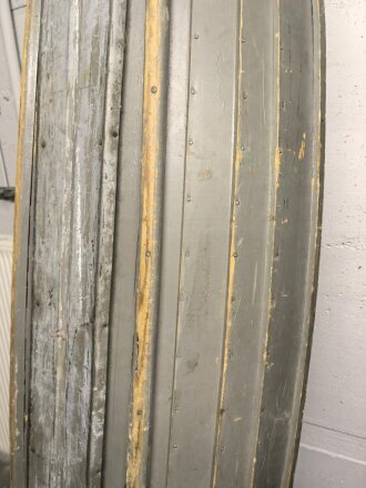 "Ackja" Schlitten Wehrmacht, so unter anderem von der Gebirgstruppe benutzt. Länge etwa 250cm, Guter Zustand, selten. KEIN VERSAND