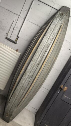 "Ackja" Schlitten Wehrmacht, so unter anderem von der Gebirgstruppe benutzt. Länge etwa 250cm, Guter Zustand, selten. KEIN VERSAND