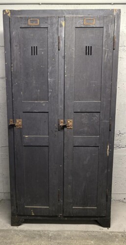 Luftwaffe Spind datiert 1940. Originallack, guter Zustand. Kein Versand